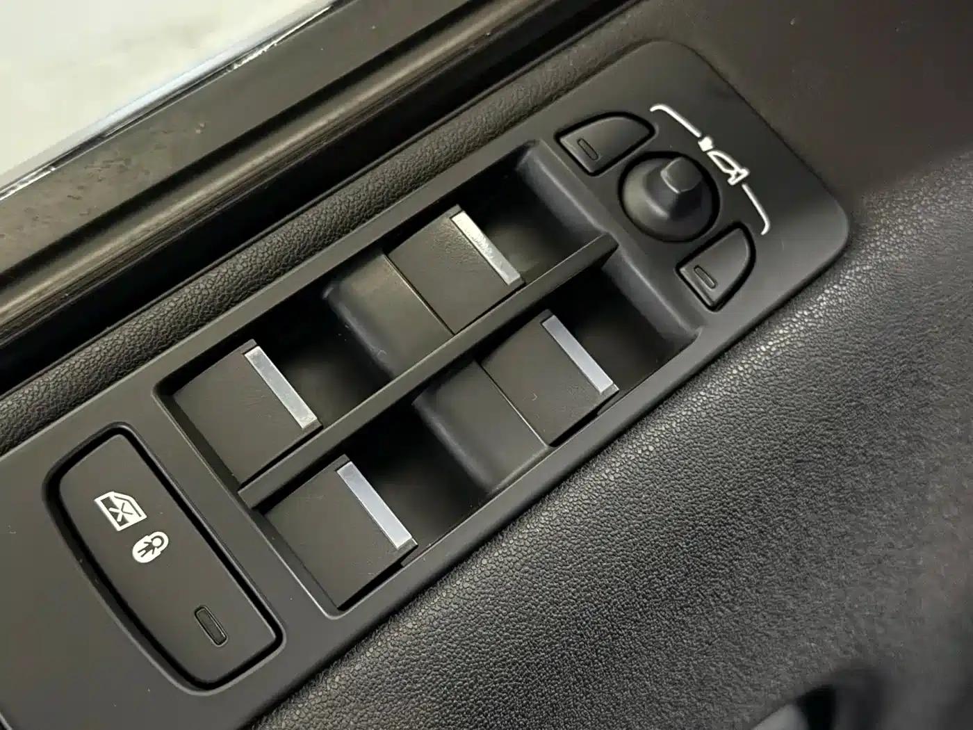 Discovery Sport 2017 2.0T SE — миниатюра 16