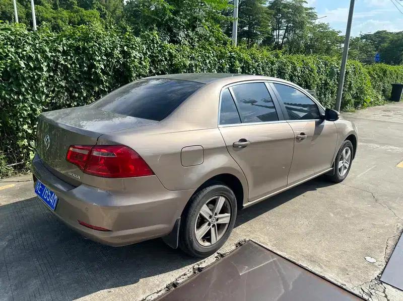 2014 Volkswagen Bora 1.6L Automatic Comfort Model — миниатюра 4