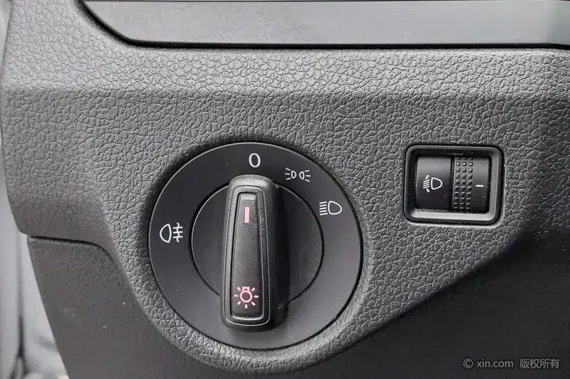 2017 Volkswagen Bora 1.6L Automatic Fashion Edition — миниатюра 16