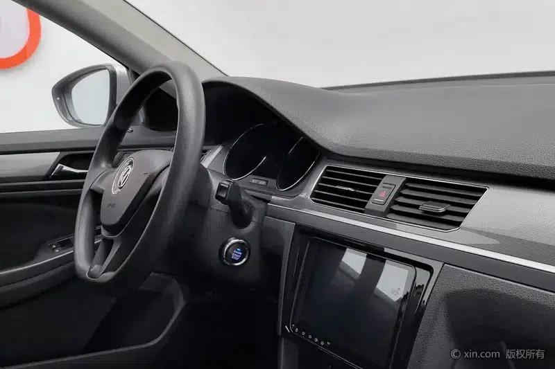 2017 Volkswagen Bora 1.6L Automatic Fashion Edition — миниатюра 17