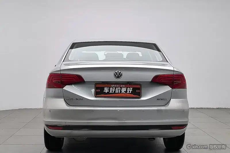 2017 Volkswagen Bora 1.6L Automatic Fashion Edition — миниатюра 3