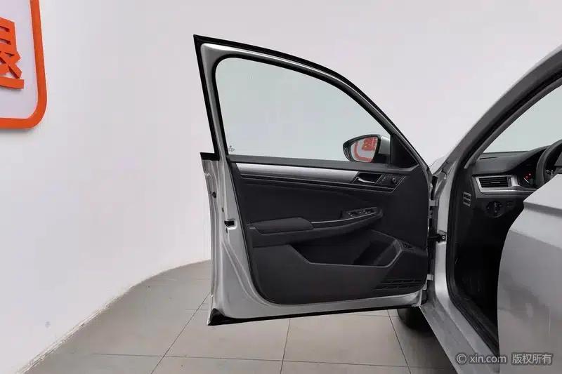 2017 Volkswagen Bora 1.6L Automatic Fashion Edition — миниатюра 22