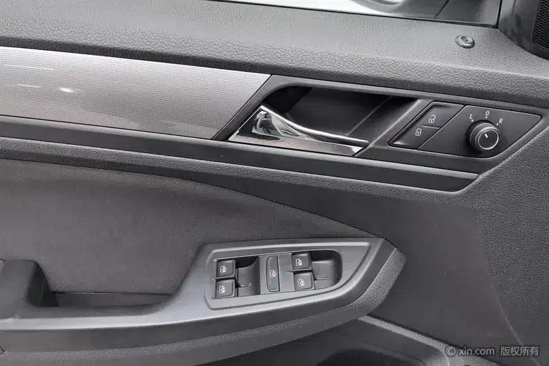 2017 Volkswagen Bora 1.6L Automatic Fashion Edition — миниатюра 23