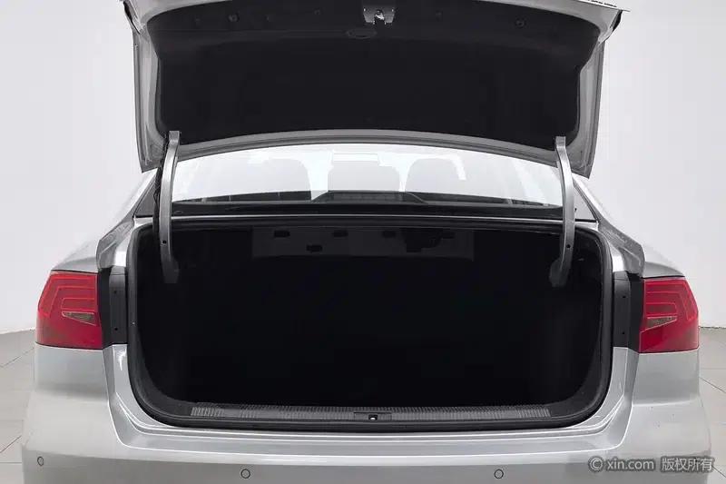 2017 Volkswagen Bora 1.6L Automatic Fashion Edition — миниатюра 24