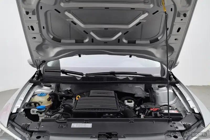 2017 Volkswagen Bora 1.6L Automatic Fashion Edition — миниатюра 5