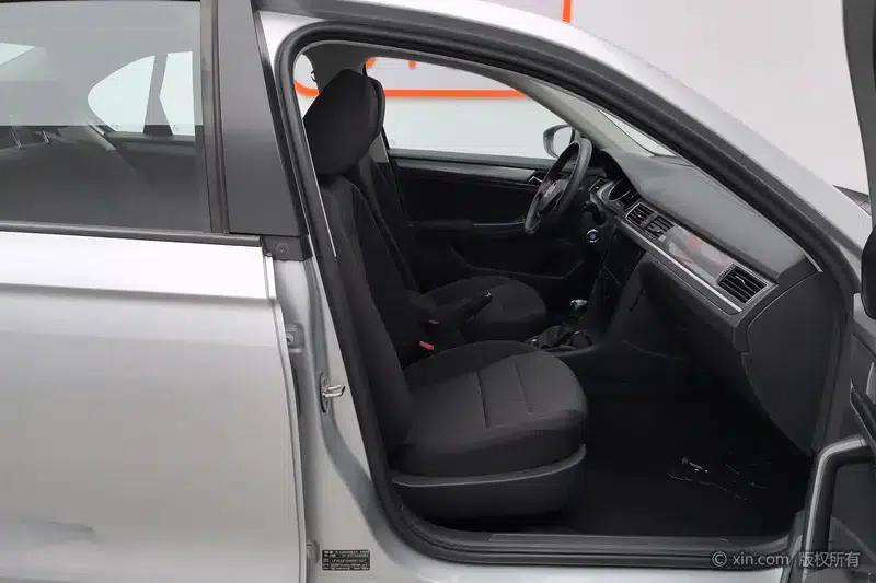 2017 Volkswagen Bora 1.6L Automatic Fashion Edition — миниатюра 8