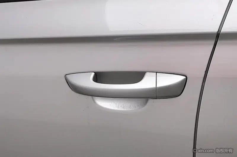 2017 Volkswagen Bora 1.6L Automatic Fashion Edition — миниатюра 10