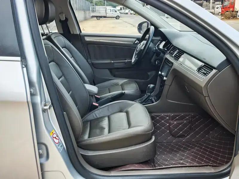 2013 Volkswagen Bora 1.6L Automatic Comfort Model — миниатюра 8