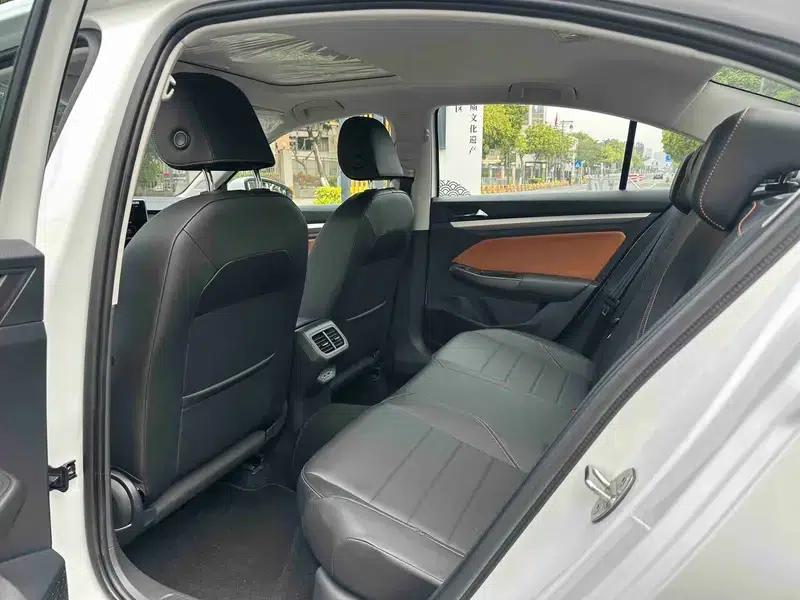 2025 Volkswagen Bora 200TSI DSG Joyful Navigation Edition — миниатюра 15