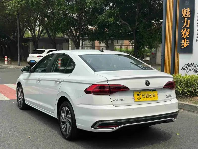 2025 Volkswagen Bora 200TSI DSG Joyful Navigation Edition — миниатюра 4