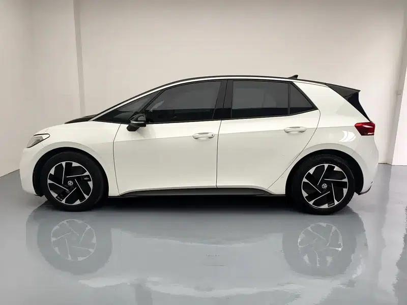 Volkswagen ID.3 2024 Outstanding Edition — миниатюра 4