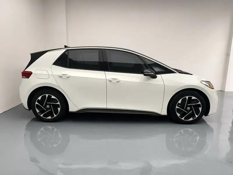 Volkswagen ID.3 2024 Outstanding Edition — миниатюра 8
