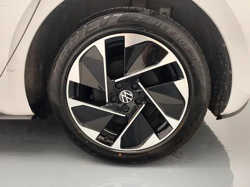Volkswagen ID.3 2024 Outstanding Edition — миниатюра 9