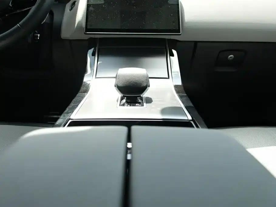 Range Rover Velar 2025 Dynamic SE — миниатюра 12