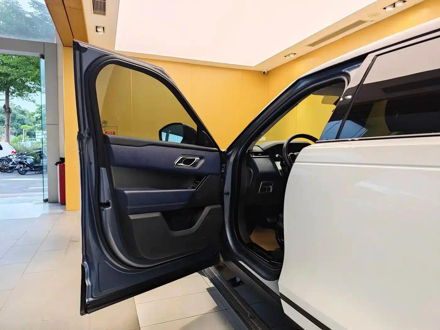 Range Rover Velar 2018 P250 S — миниатюра 8