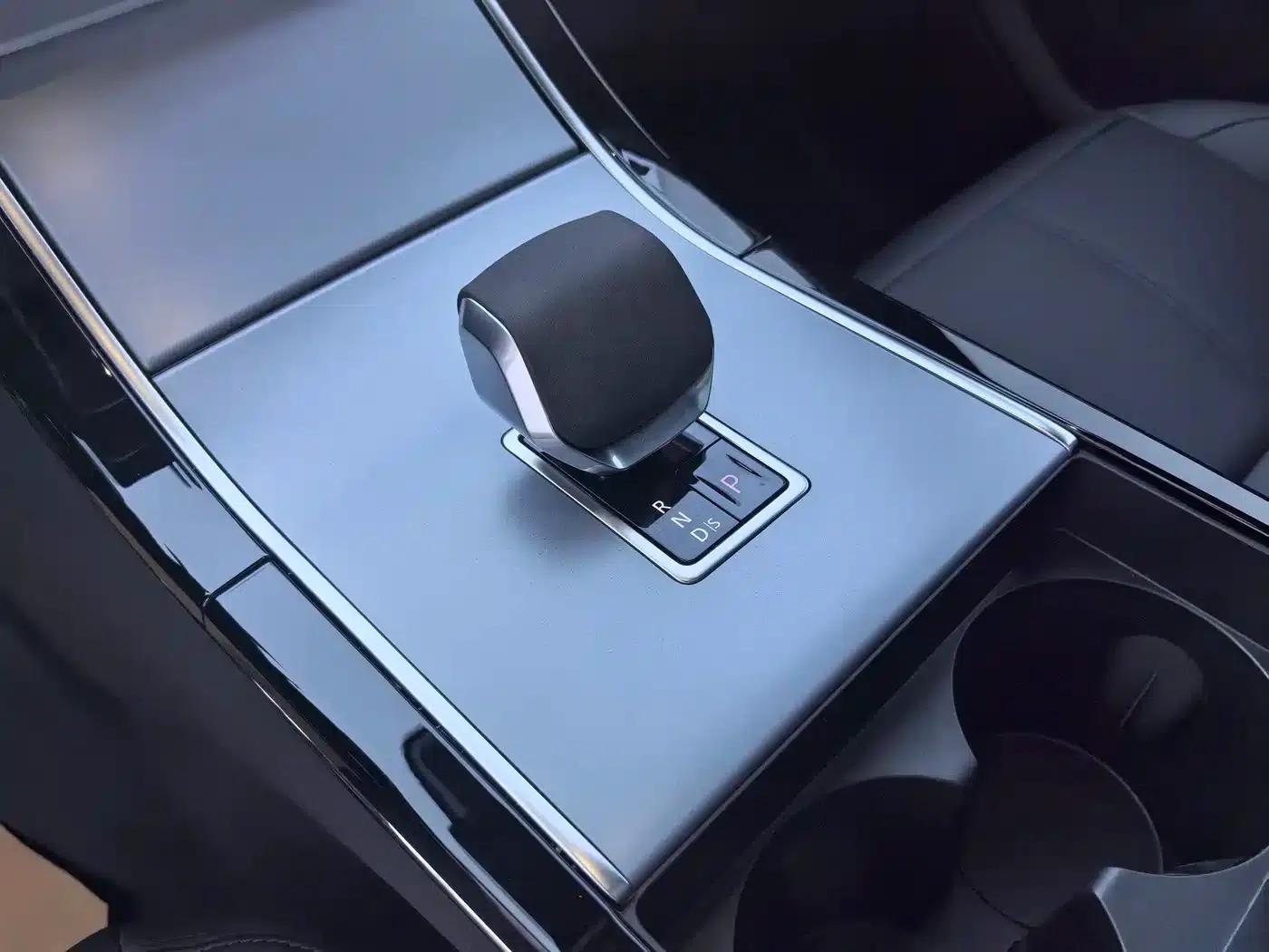 Range Rover Velar 2025 S — миниатюра 13