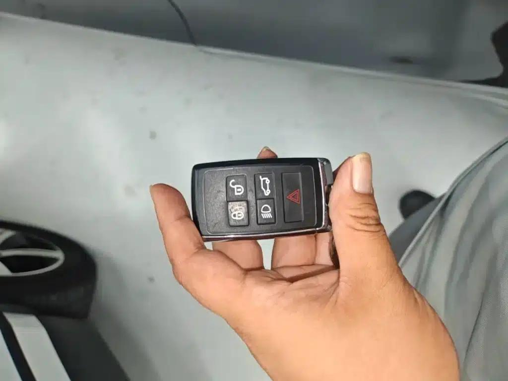 Range Rover Velar 2021 P250 Black Limited Edition — миниатюра 9