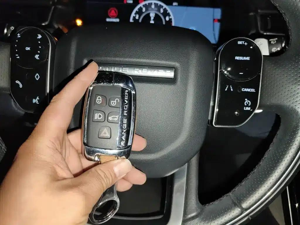 Range Rover Velar 2020 P250 R-DYNAMIC S — миниатюра 12