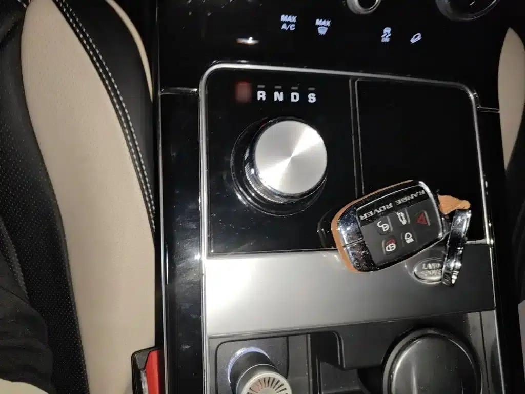 Range Rover Velar 2020 P250 R-DYNAMIC S — миниатюра 7