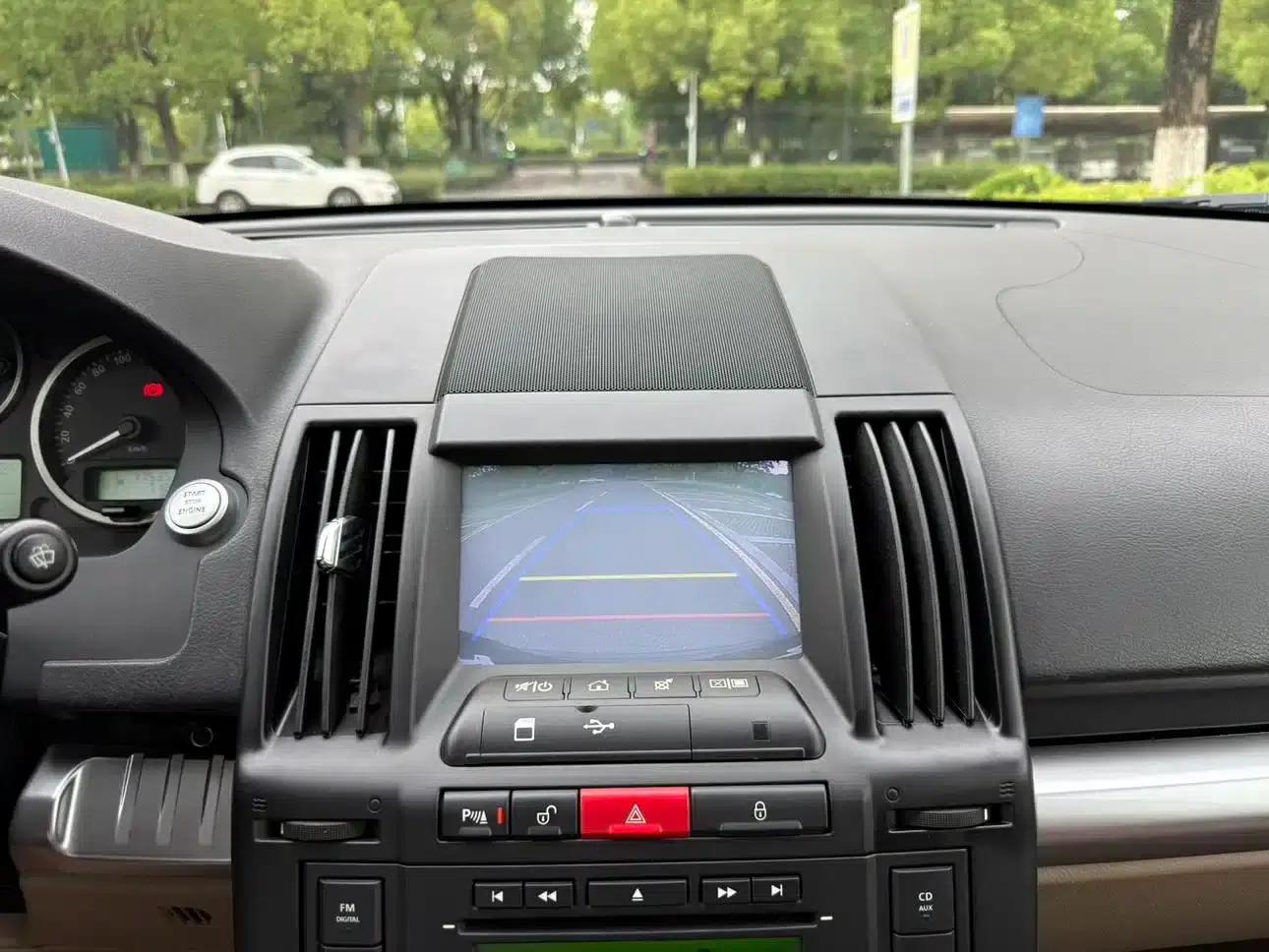 Freelander 2 2010 3.2 i6 Automatic HSE Petrol Version — миниатюра 11