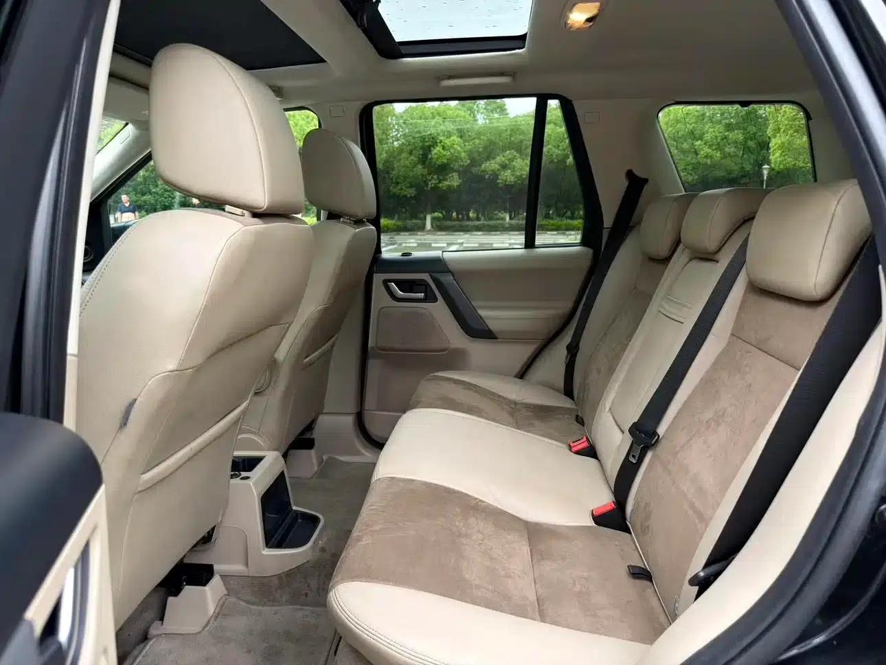 Freelander 2 2010 3.2 i6 Automatic HSE Petrol Version — миниатюра 5