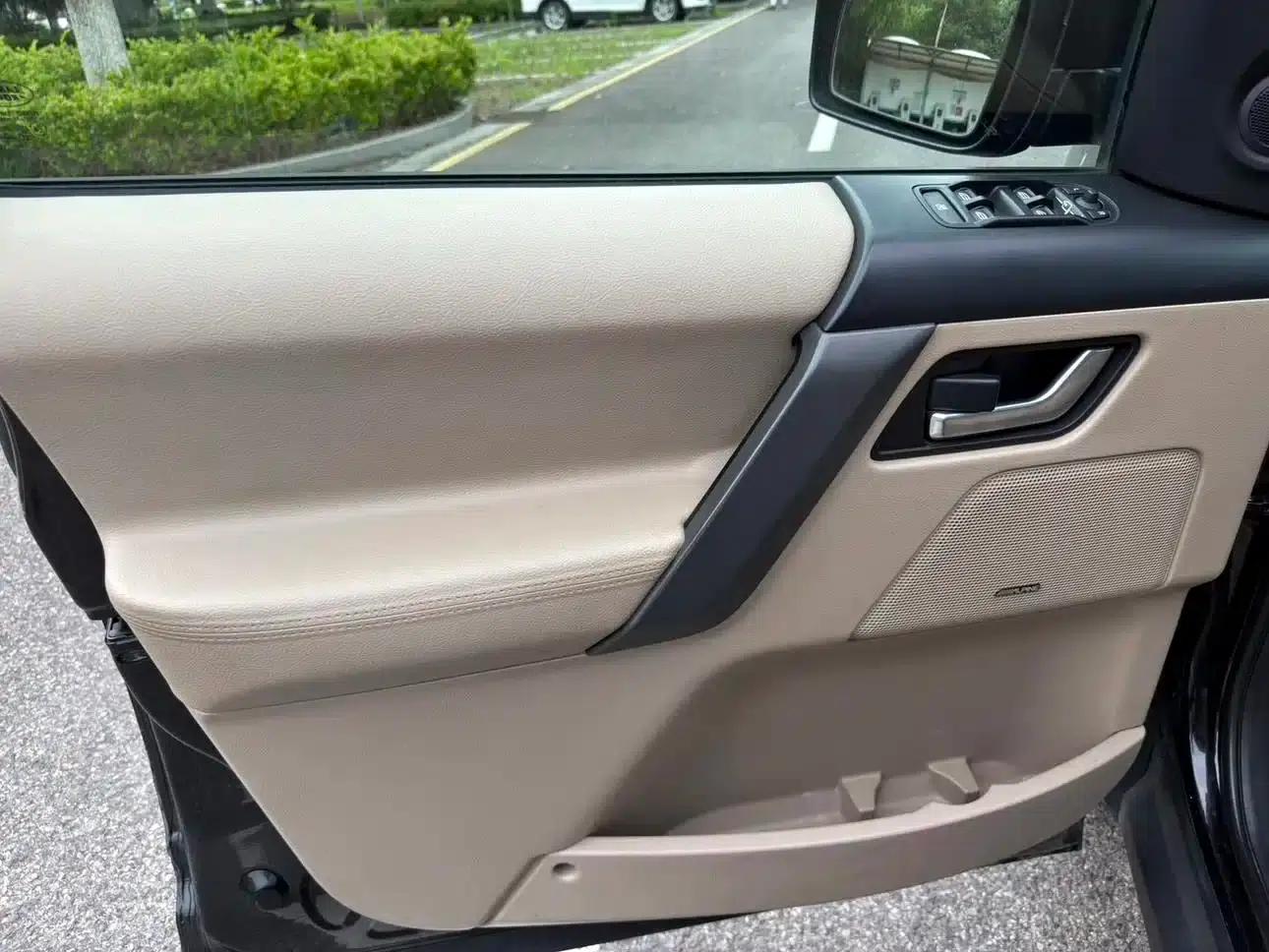 Freelander 2 2010 3.2 i6 Automatic HSE Petrol Version — миниатюра 6