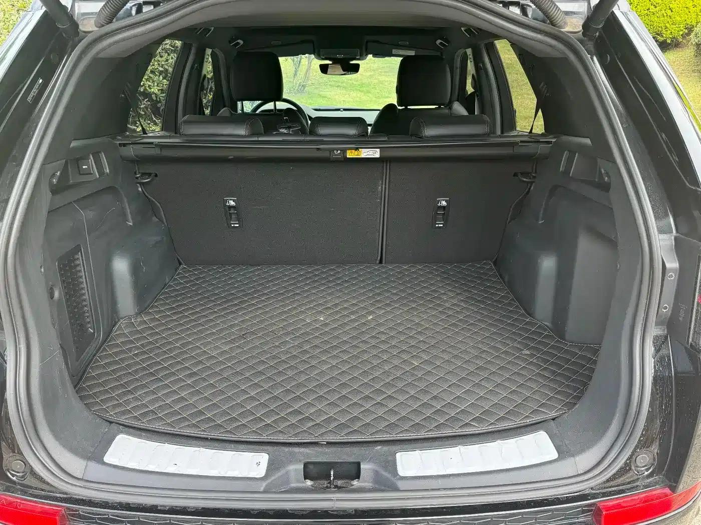 Discovery Sport New Energy 2022 Facelift P300e Plug-in Electric Hybrid — миниатюра 12