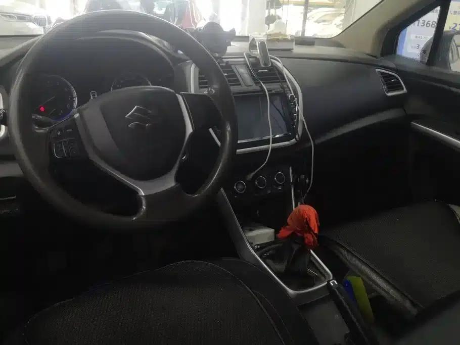 Vitara 2015 1.6L Manual 2WD Entry-level — миниатюра 11