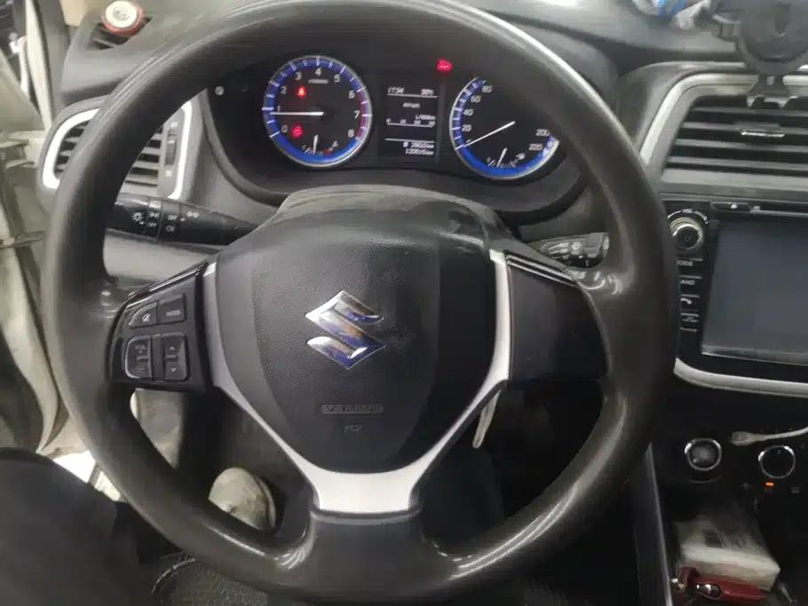 Vitara 2015 1.6L Manual 2WD Entry-level — миниатюра 14