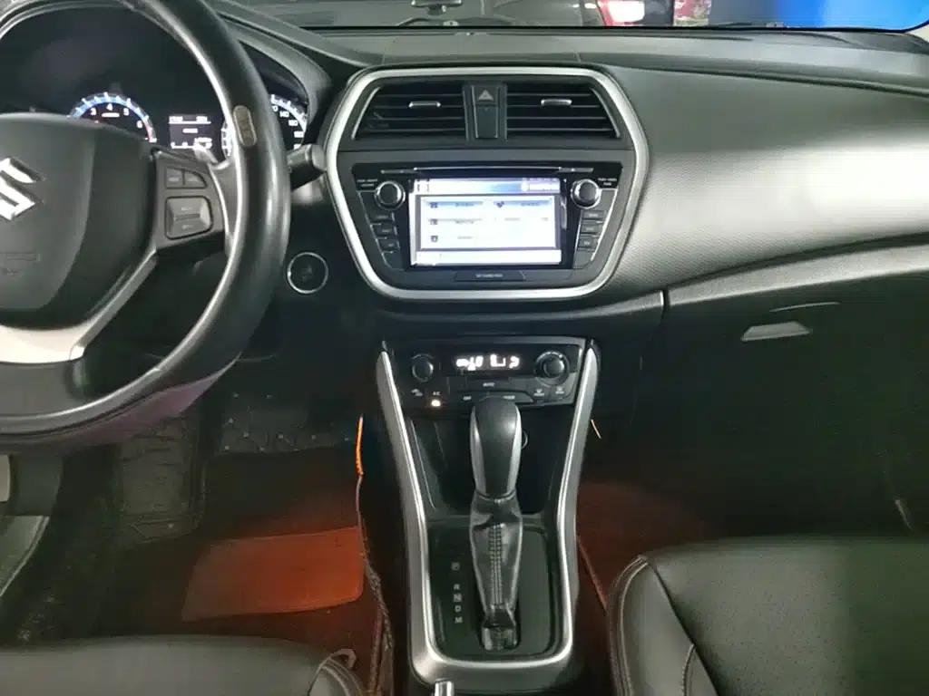 2015 Vitara 1.4T Automatic 2WD Premium — миниатюра 13