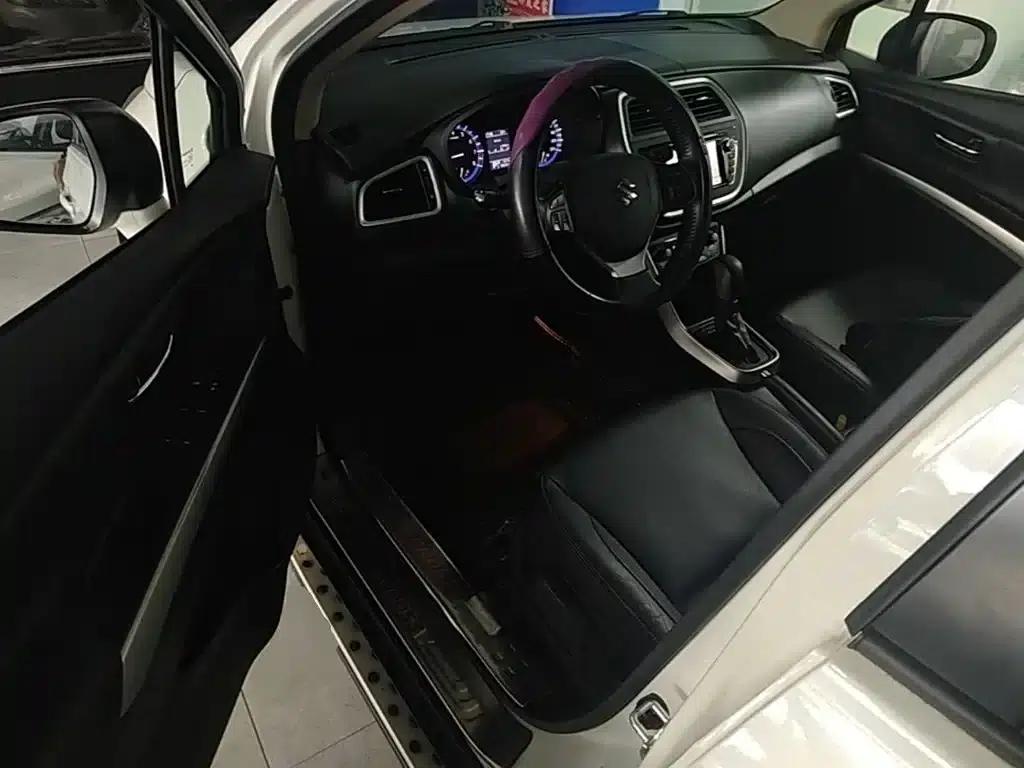 2015 Vitara 1.4T Automatic 2WD Premium — миниатюра 16