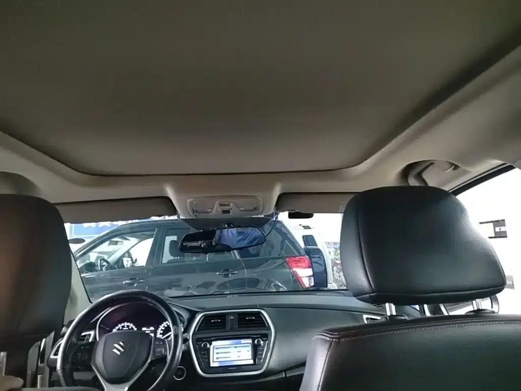 2015 Vitara 1.4T Automatic 2WD Premium — миниатюра 18