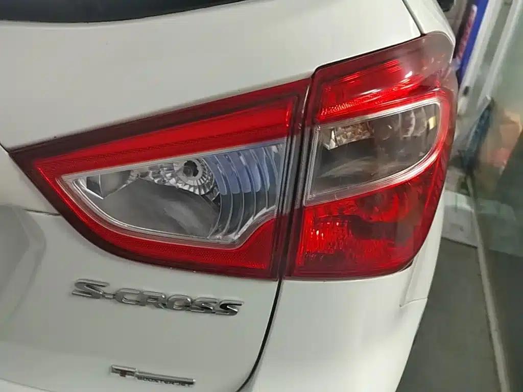 2015 Vitara 1.4T Automatic 2WD Premium — миниатюра 8