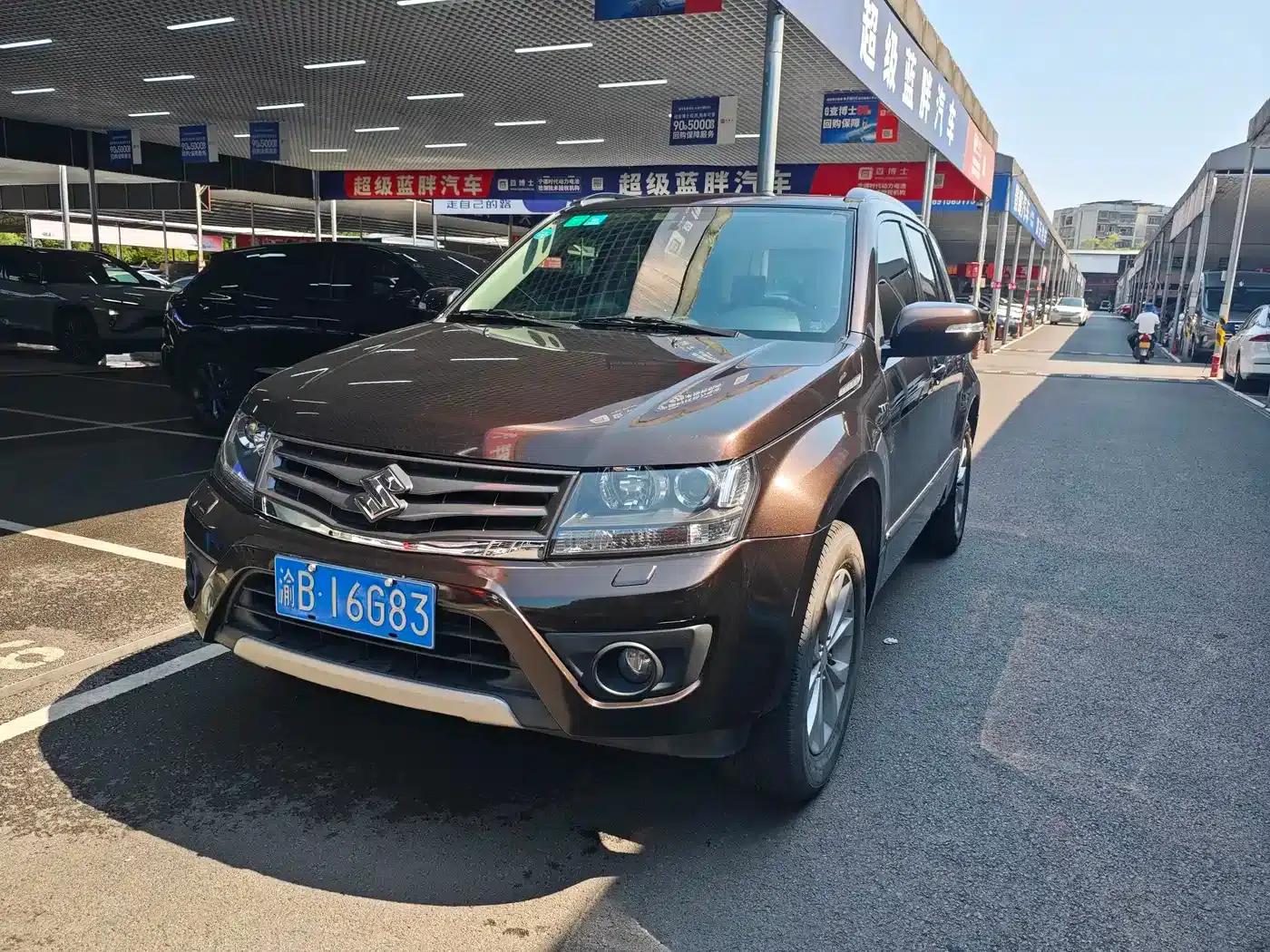 2012 Grand Vitara 2.4L AT Luxury Navigation 5-Door Edition — миниатюра 1