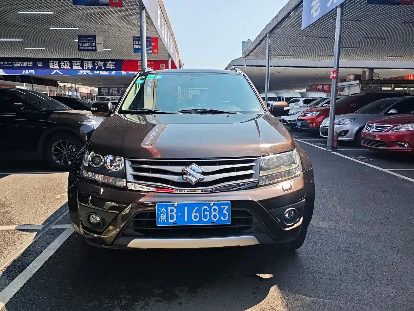 2012 Grand Vitara 2.4L AT Luxury Navigation 5-Door Edition — миниатюра 2