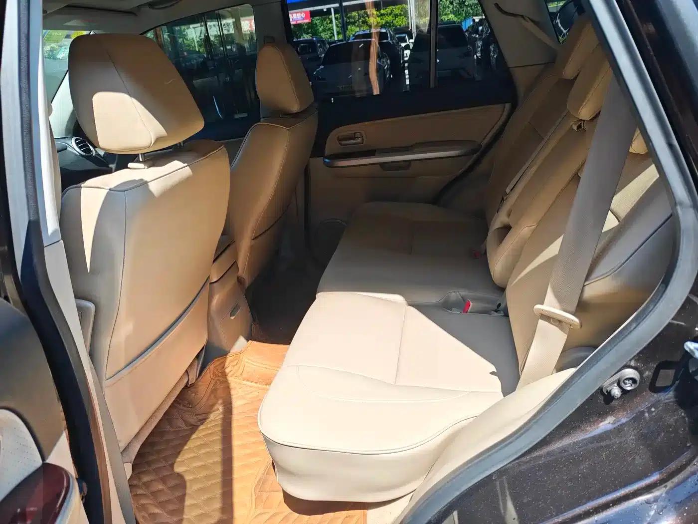 2012 Grand Vitara 2.4L AT Luxury Navigation 5-Door Edition — миниатюра 8