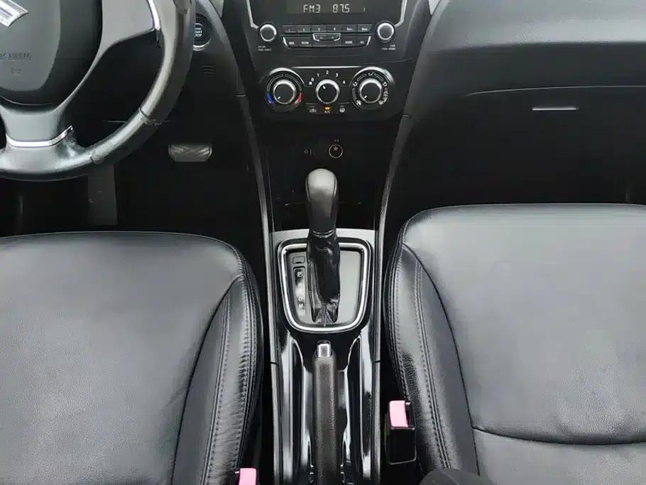 Ciaz 2015 1.6L Automatic Enjoyment Edition — миниатюра 16