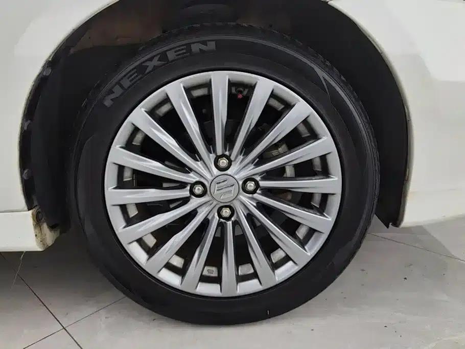 Ciaz 2015 1.6L Automatic Enjoyment Edition — миниатюра 6