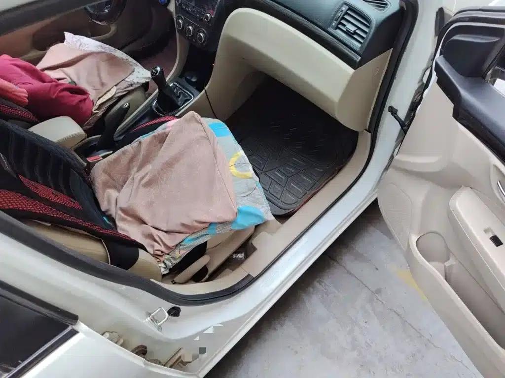 Ciaz 2015 1.6L Manual Comfort Edition — миниатюра 22