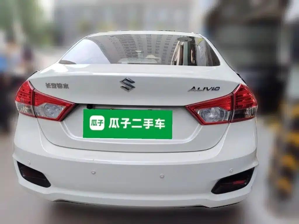 Ciaz 2015 1.6L Manual Comfort Edition — миниатюра 4