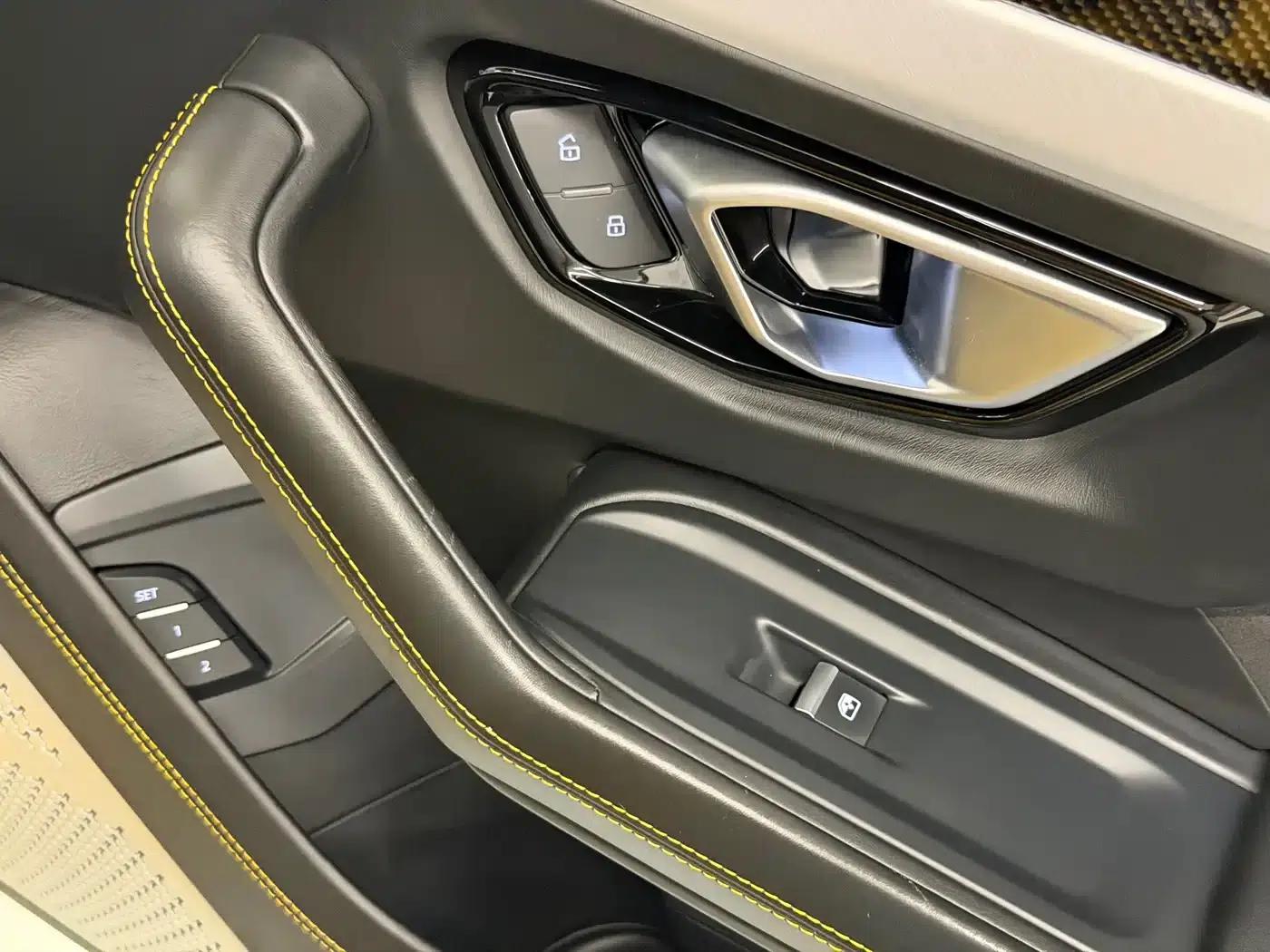 2018 Urus 4.0T V8 — миниатюра 16