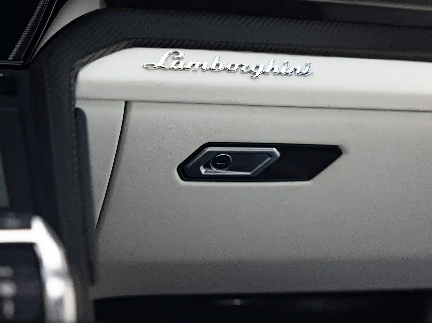 2021 Urus 4.0T V8 — миниатюра 20