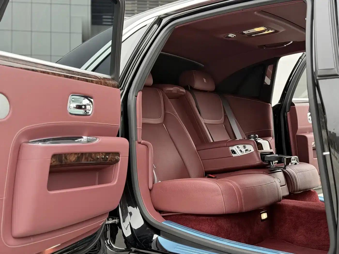 2018 Ghost 6.6T Long Wheelbase — миниатюра 7