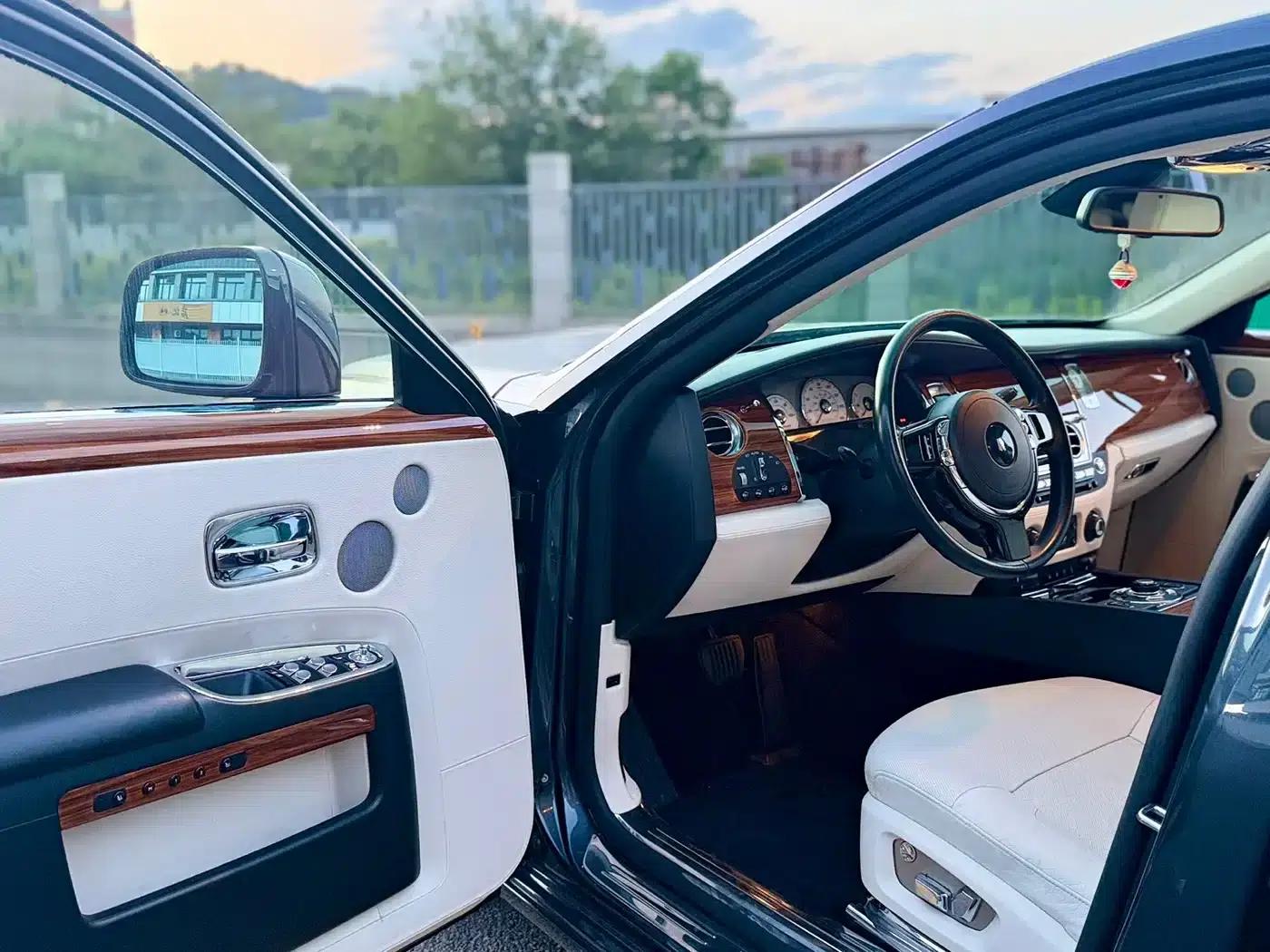 2010 Ghost 6.6T Standard Edition — миниатюра 12