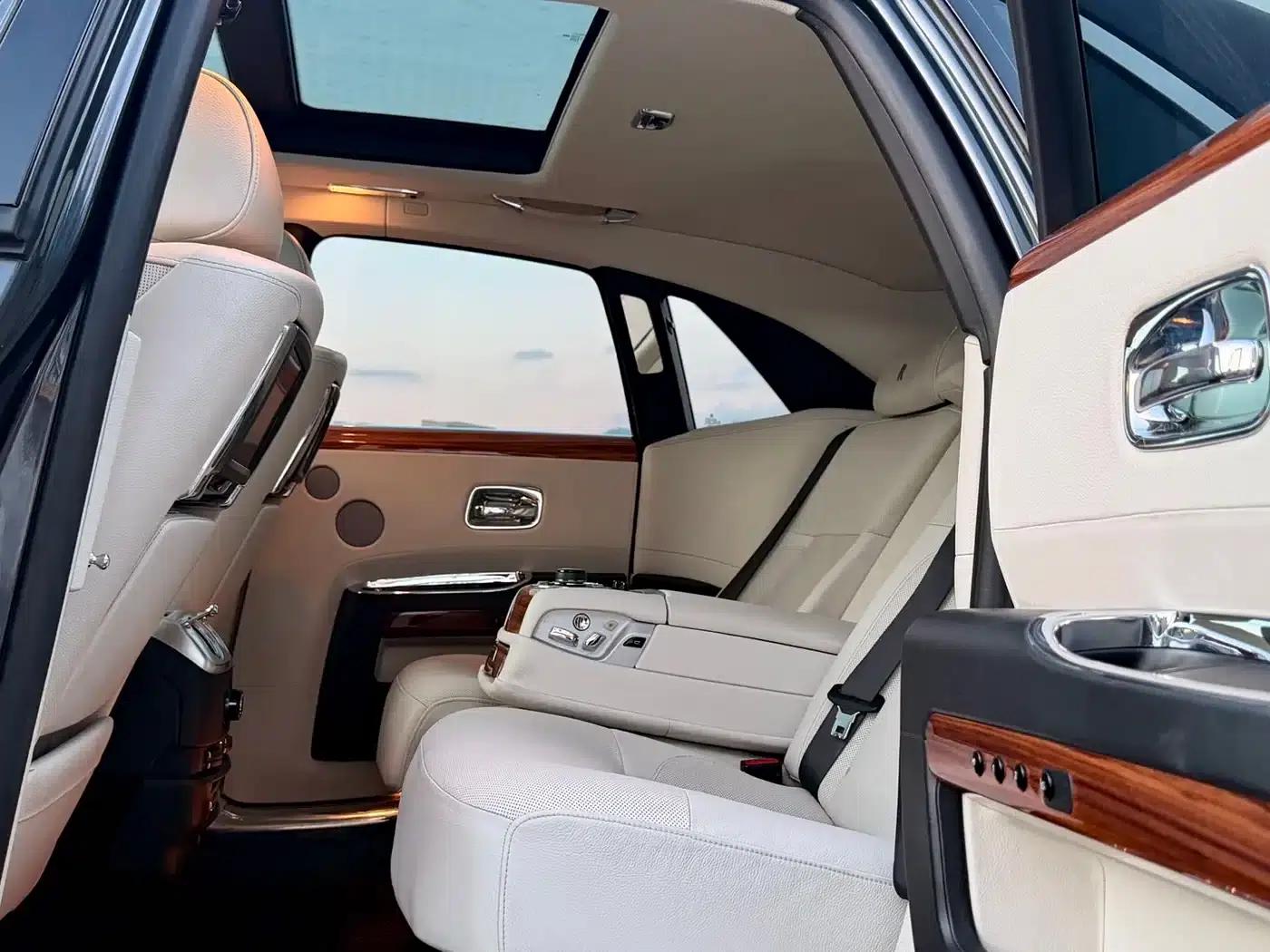 2010 Ghost 6.6T Standard Edition — миниатюра 7