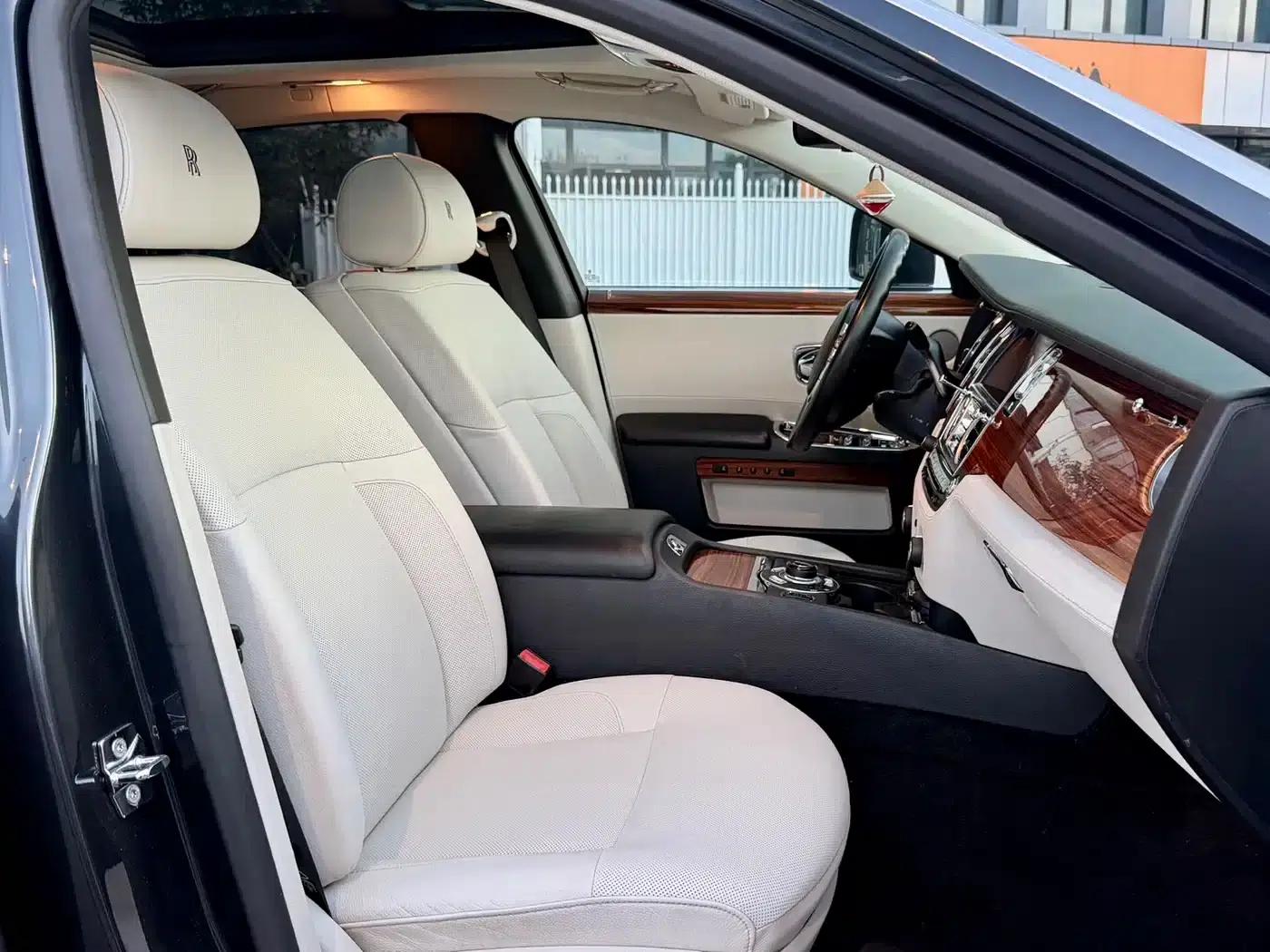 2010 Ghost 6.6T Standard Edition — миниатюра 10