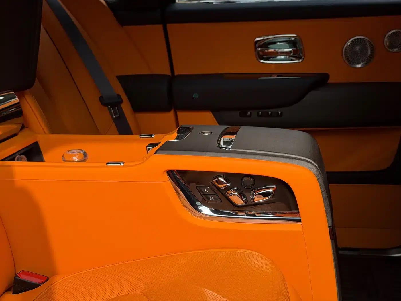 2024 Cullinan, four-seater version — миниатюра 15