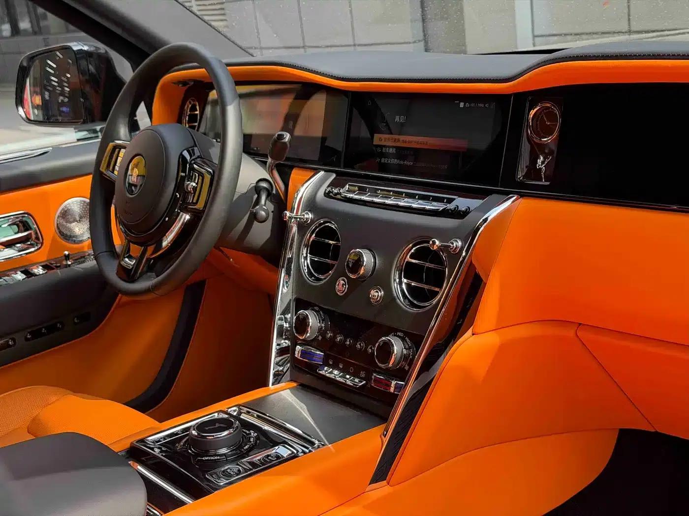 2024 Cullinan, four-seater version — миниатюра 17
