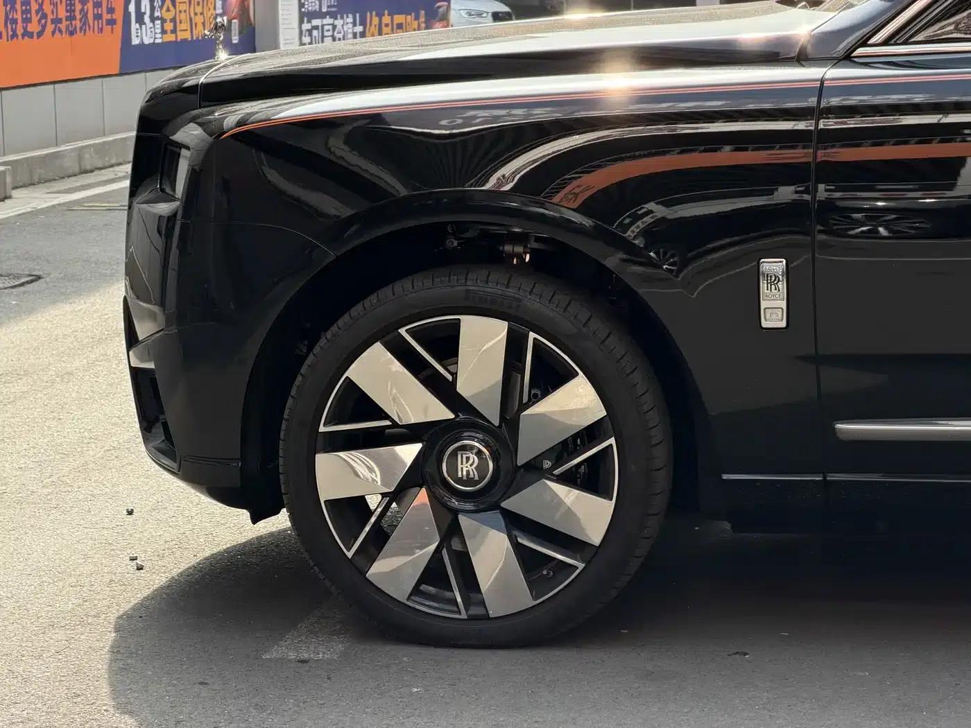 2024 Cullinan, four-seater version — миниатюра 19