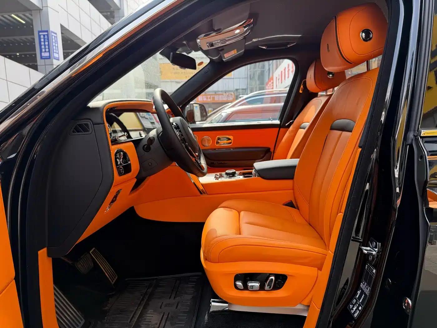 2024 Cullinan, four-seater version — миниатюра 5